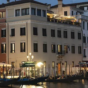 H10 Palazzo Canova Ξενοδοχείο