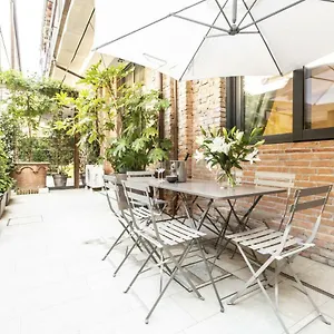 Appartamento Elegant Fornasa Vecia, Canal View With A Beautiful Garden R&r, Venezia